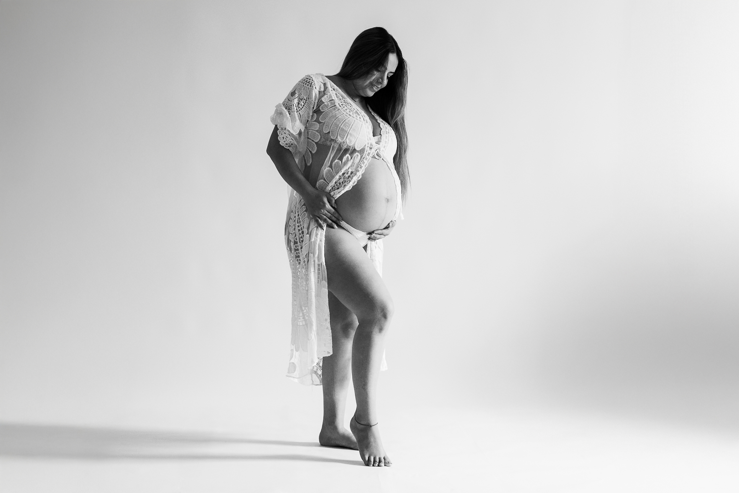 sesion_de_maternidad_sesion_de_stduio_lifestyle-prenatal-Yaz-Juan-en-Estudio-de-alex-y-rebeca-fotografia-en-puerto-vallarta---02338 (102)